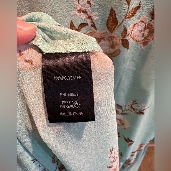 Torrid size 3 sheer high low style top with button 3/4 sleeve. - Picture 6 of 7